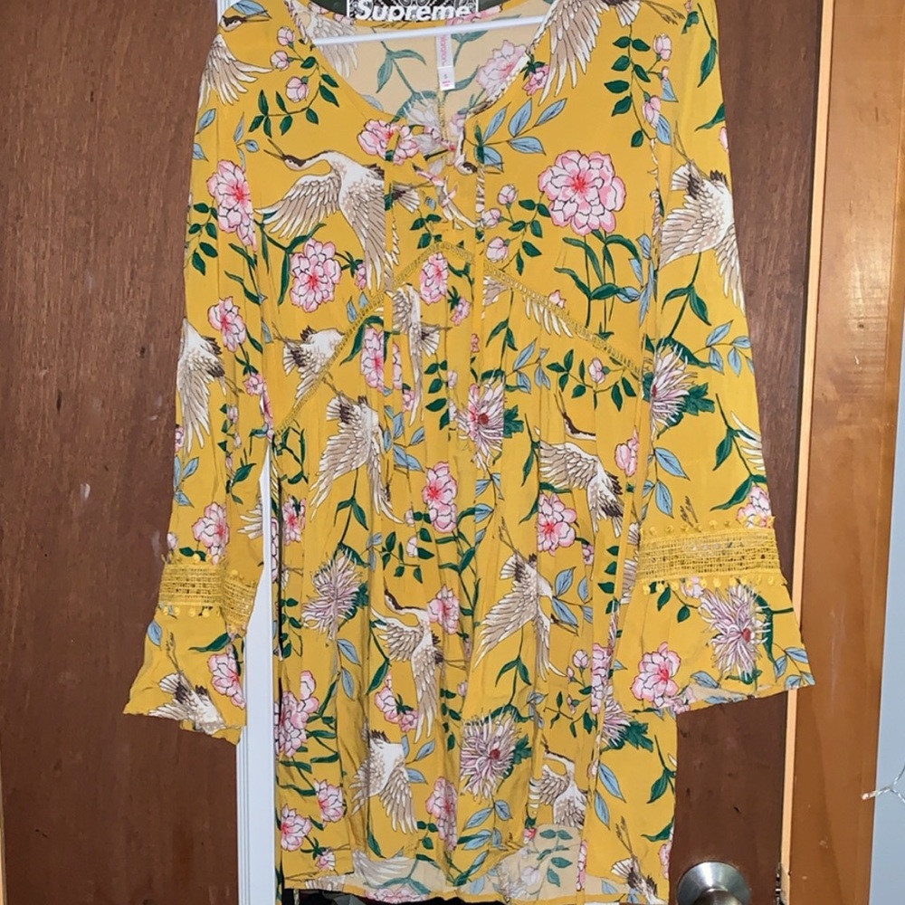 yellow dress